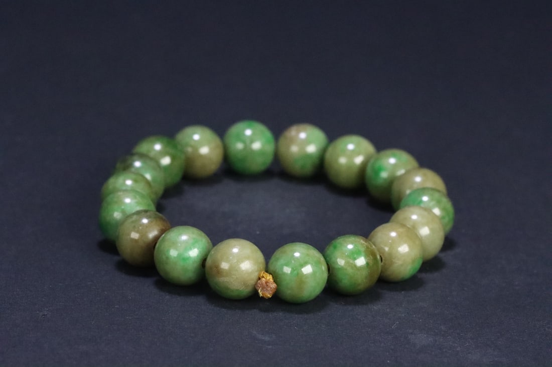 An Exquisite Jadeite Bracelets - 2
