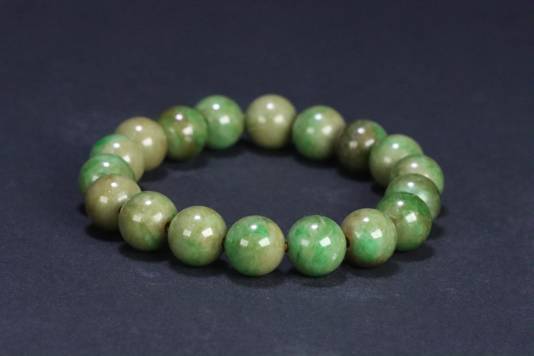 An Exquisite Jadeite Bracelets - 4
