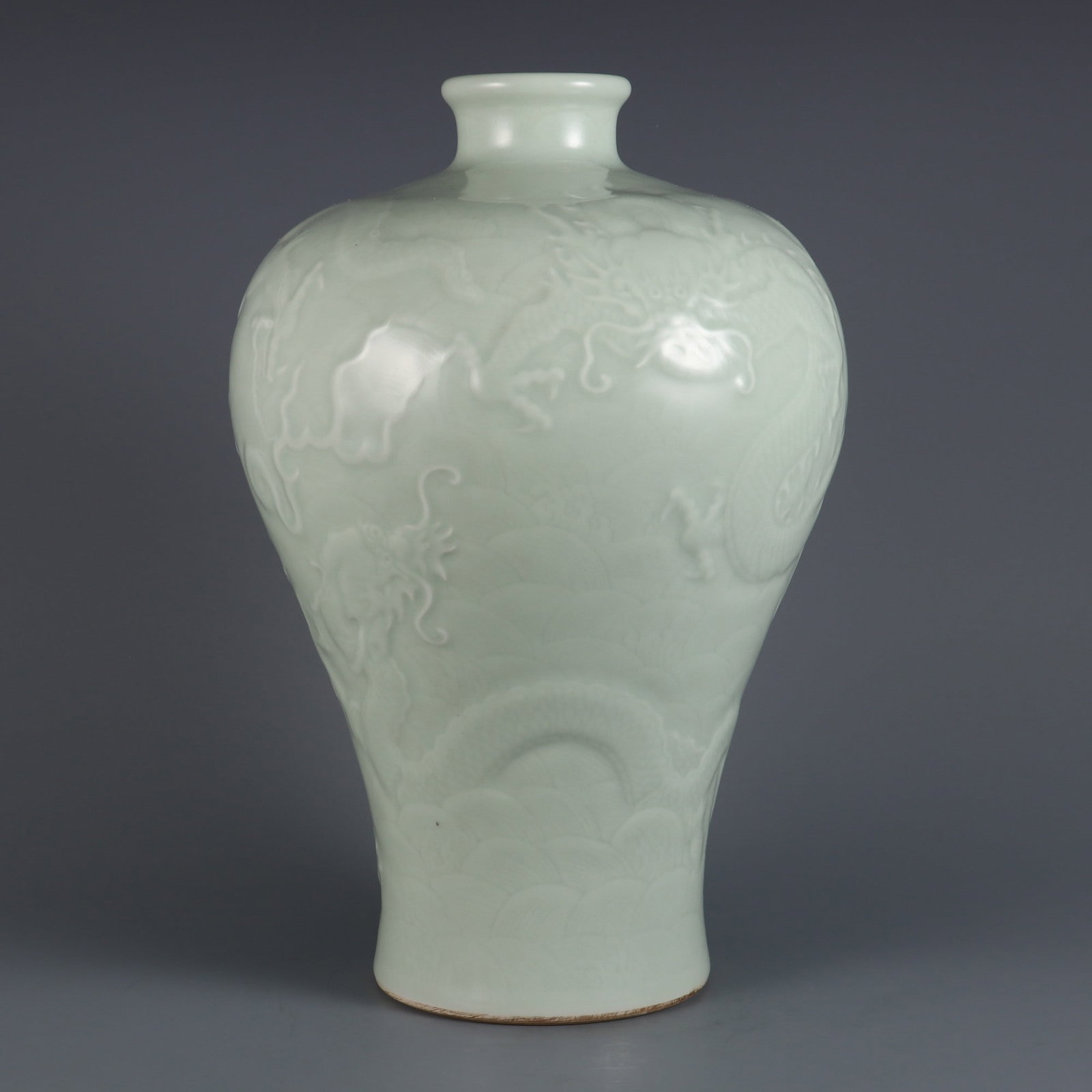 An Exquisite Celadon Glazed Seawater Pattern Dragon Pattern Vase - 2