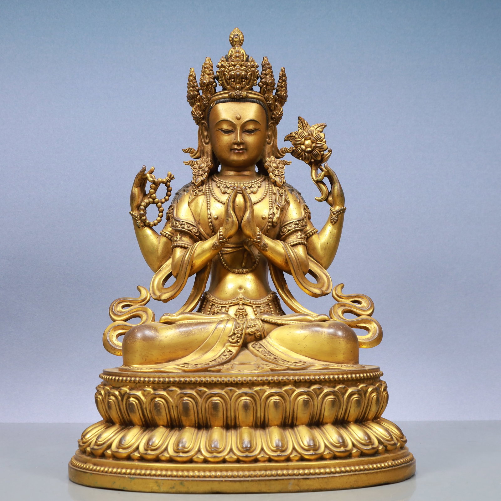 An Exquisite Gilt Bronze Statue of Tara: An Exquisite Gilt Bronze Statue of Tara Qing Dynasty, China Qianlong Six-character Mark Size:12.6inx8.7inx17.7in Weight:10150g铜鎏金度母佛像