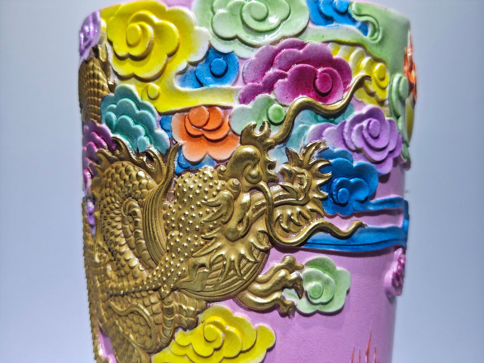 An Exquisite Enamel Dragon Pattern Vase - 7