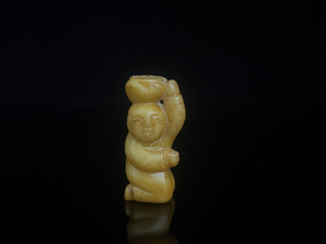 An Exquisite White Jade Figure - 3