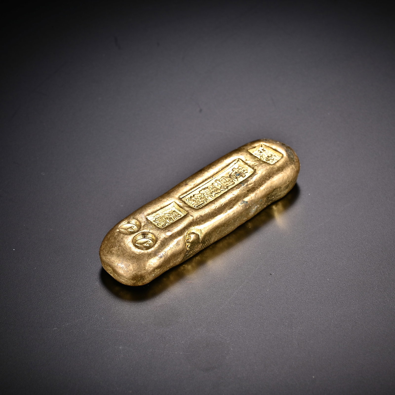 An Exquisite Gilt Silver Coin - 3