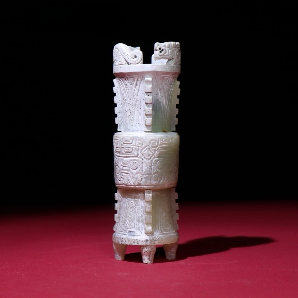An Exquisite White Jade Beast-Face Pattern Cup: An Exquisite White Jade Beast-Face Pattern Cup Han Dynasty, China Size:5.9inx1.9in Weight:353g白玉杯 中国汉代 Size:15cmx4.8cm Weight:353g