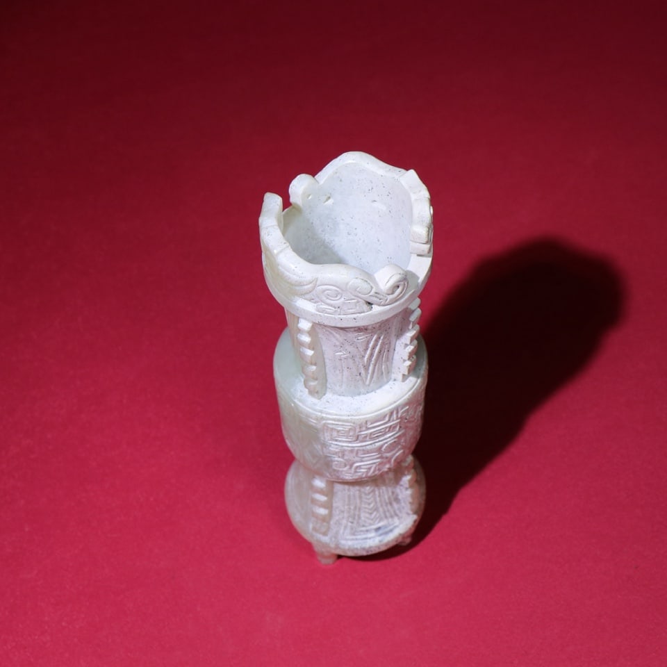 An Exquisite White Jade Beast-Face Pattern Cup - 2