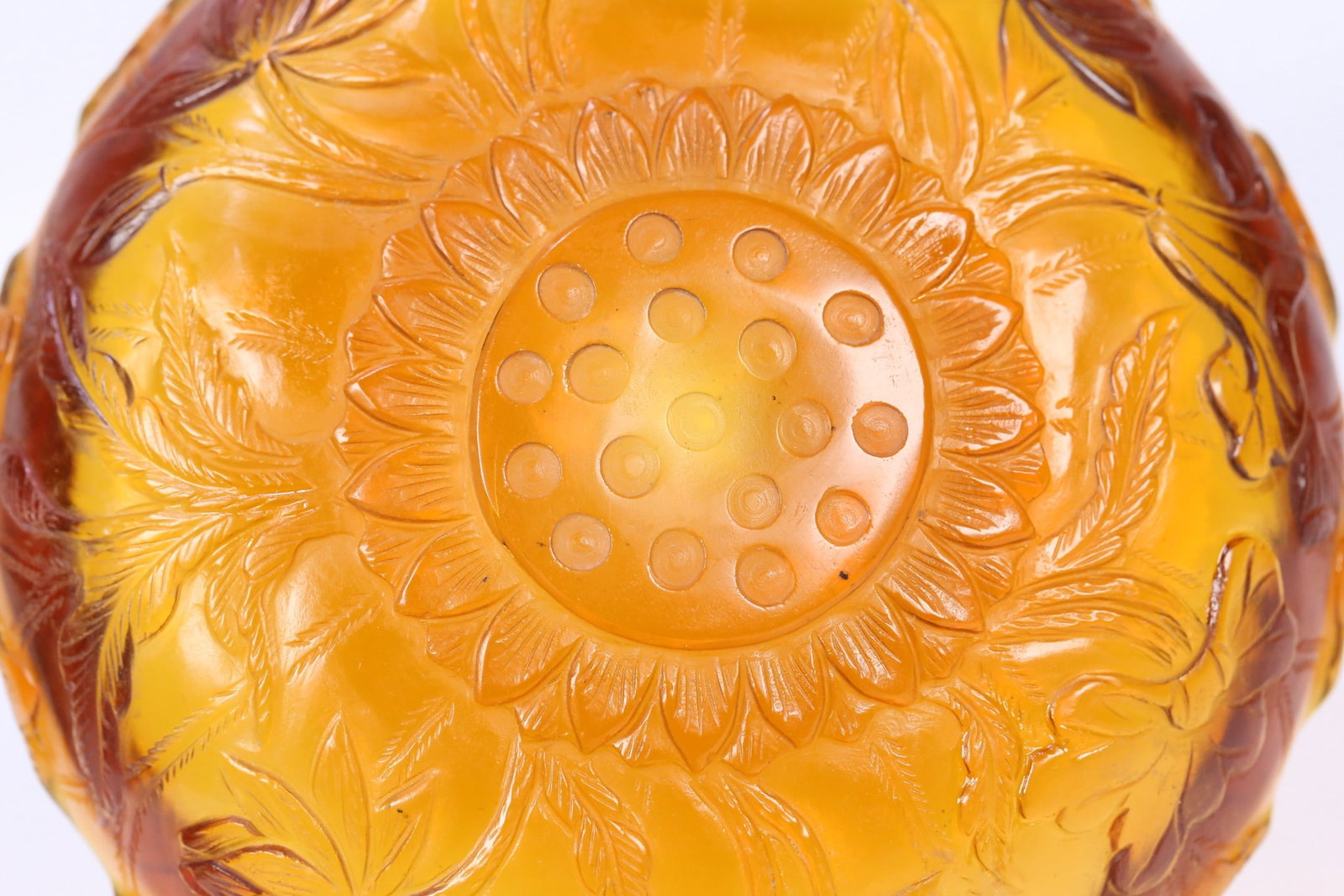An Exquisite Glass Flower Pattern Brush Washer - 7
