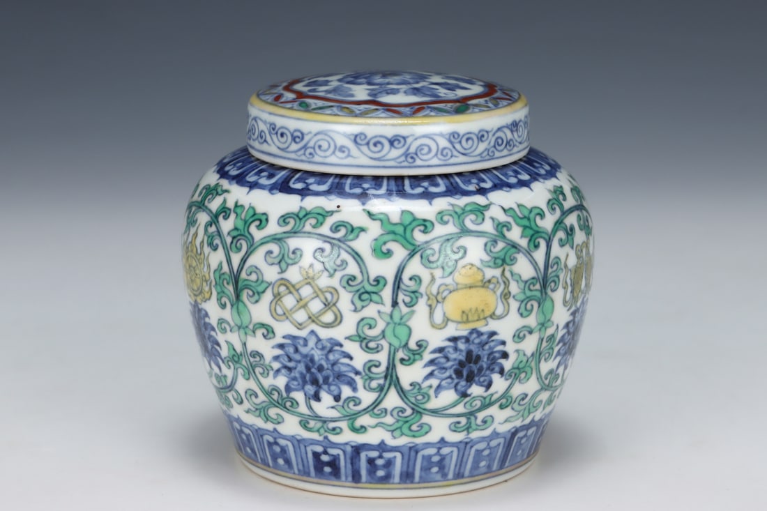 An Exquisite Doucai Lotus Pattern Eight Treasures Pattern Jar - 5