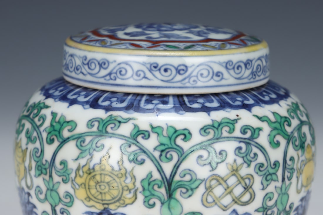 An Exquisite Doucai Lotus Pattern Eight Treasures Pattern Jar - 6