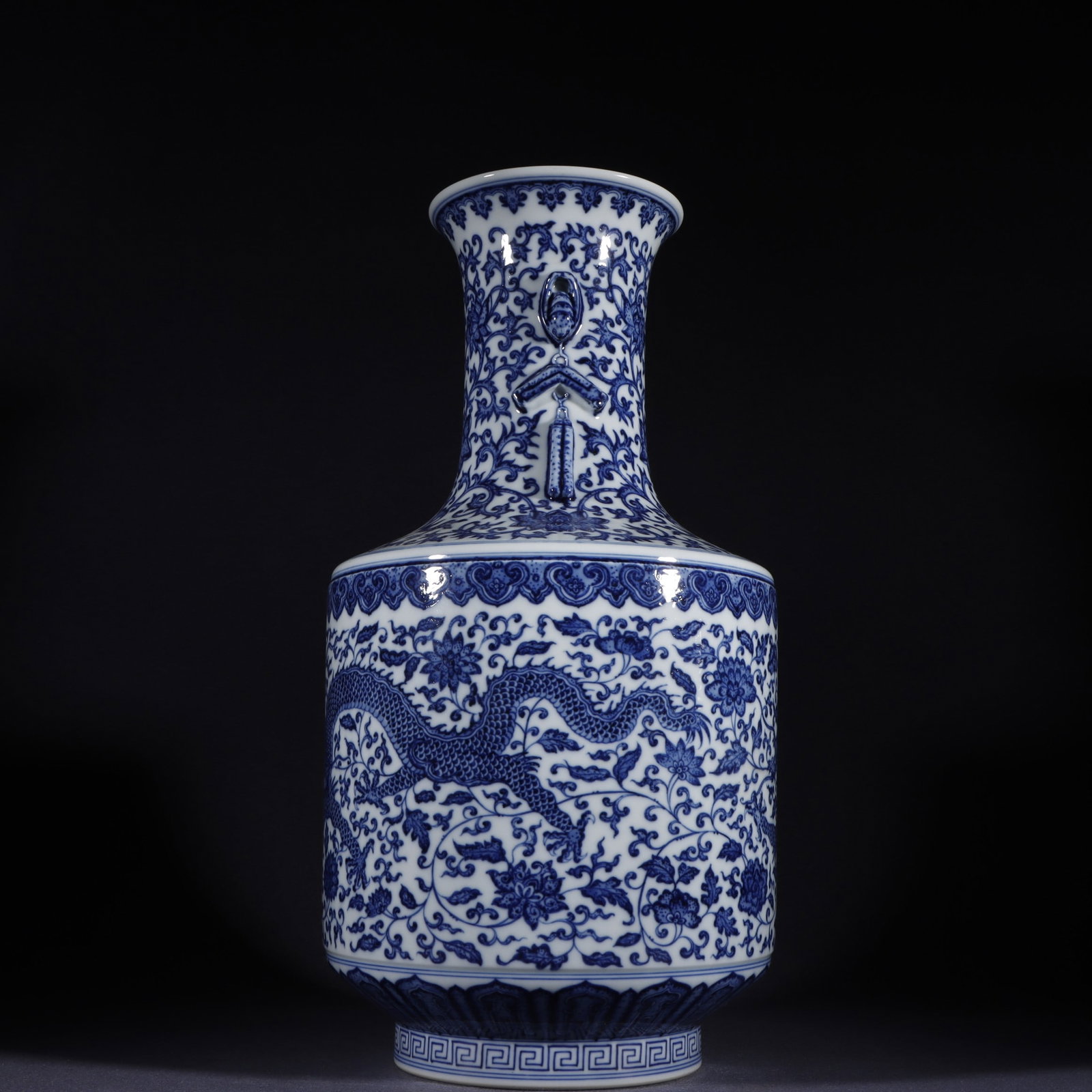 An Exquisite Blue and White Dragon Pattern Flower Pattern Vase - 4