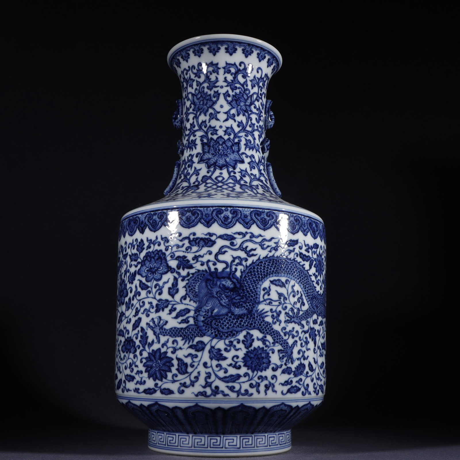 An Exquisite Blue and White Dragon Pattern Flower Pattern Vase - 5