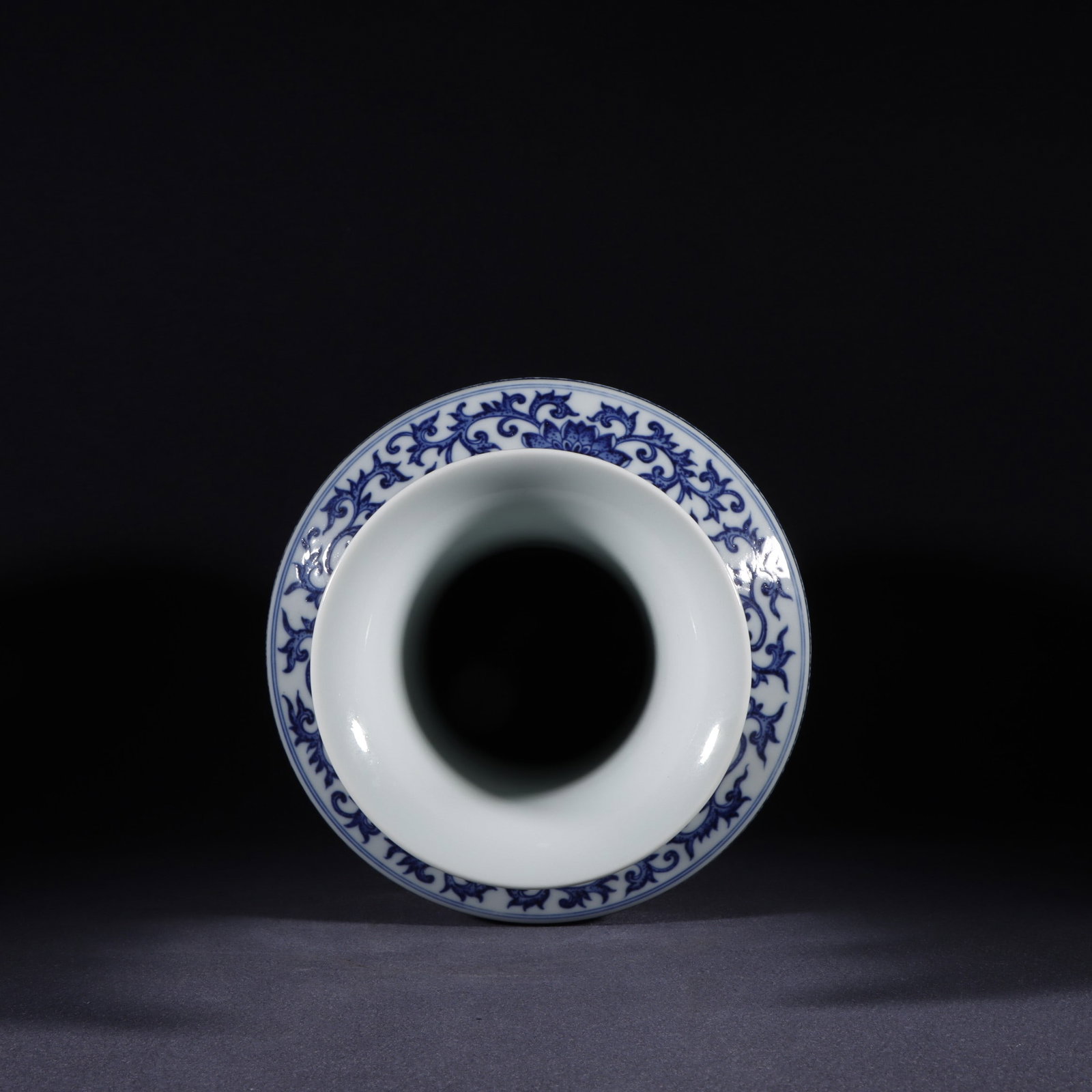 An Exquisite Blue and White Dragon Pattern Flower Pattern Vase - 8