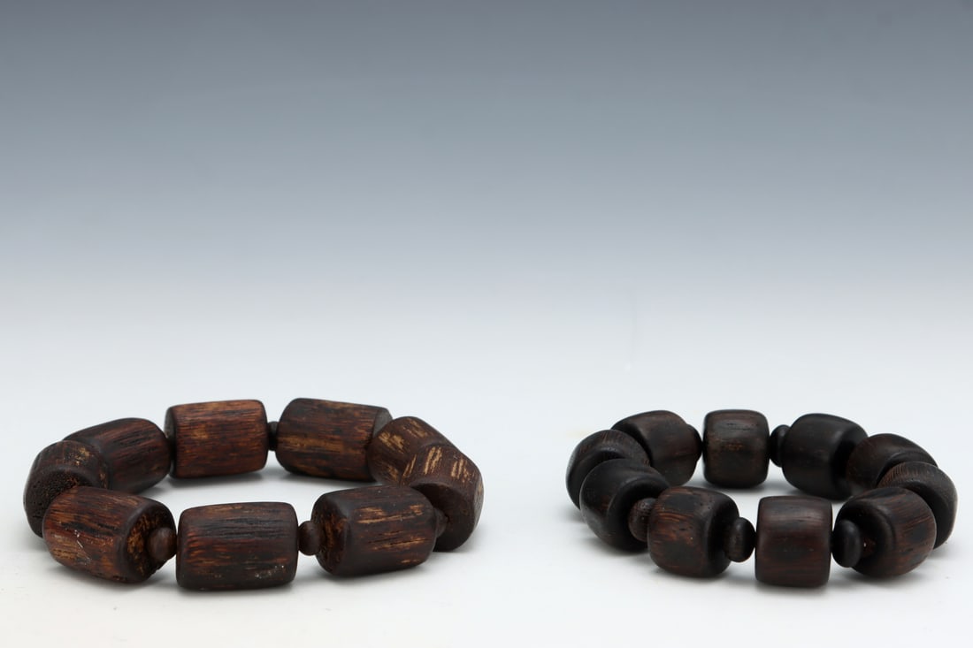 An Exquisite Eaglewood Bracelets - 3
