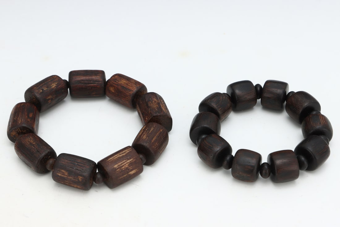 An Exquisite Eaglewood Bracelets - 4