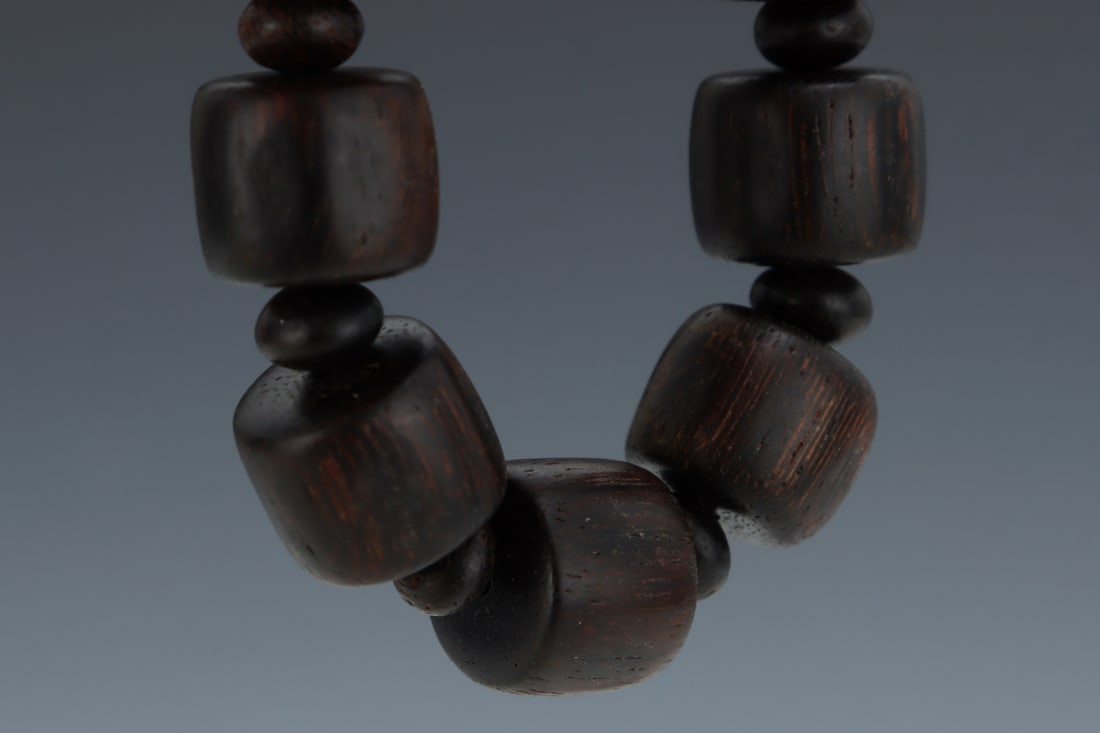 An Exquisite Eaglewood Bracelets - 8