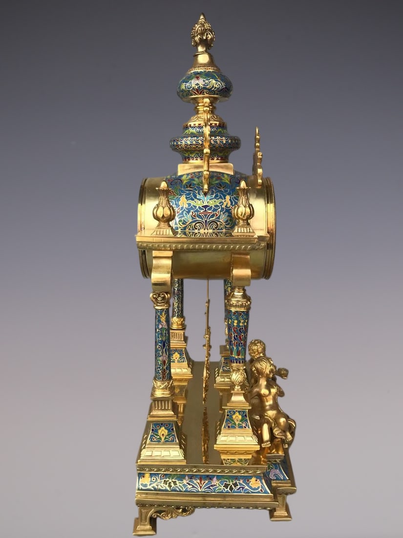 An Exquisite Gilt Bronze Lotus Pattern Figure Pattern Clock - 3