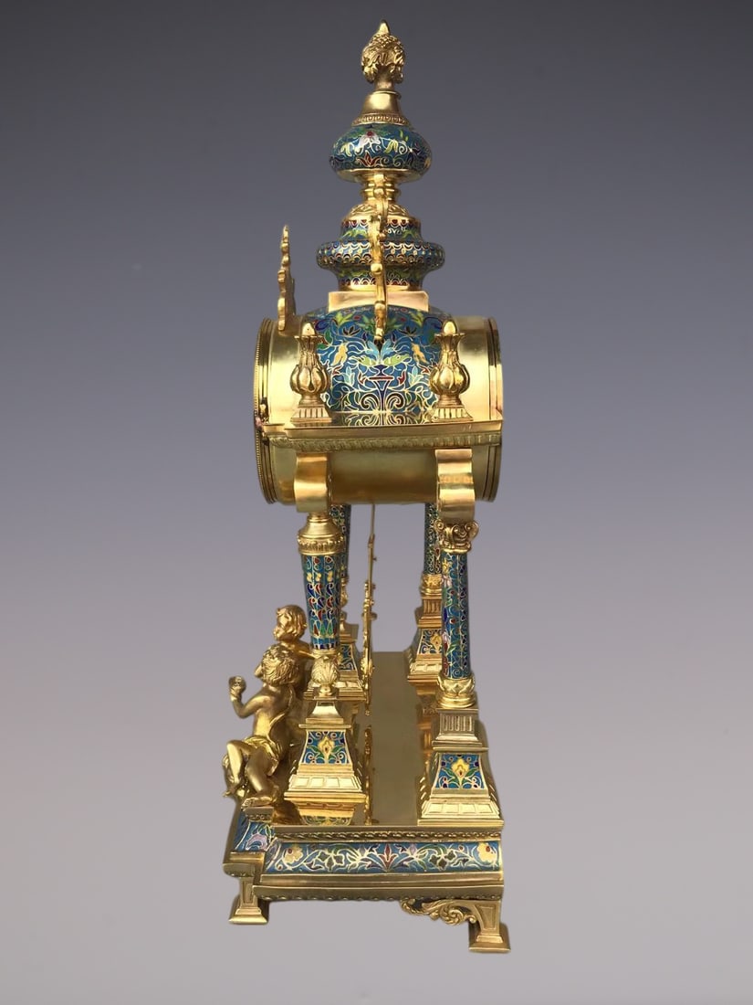 An Exquisite Gilt Bronze Lotus Pattern Figure Pattern Clock - 5