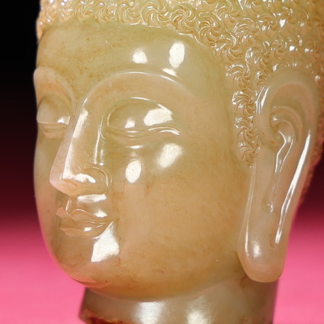 An Exquisite White Jade Buddha head - 3