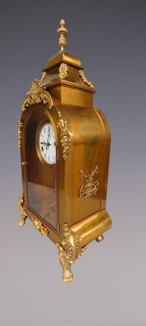 An Exquisite Gilt Bronze Clock - 2