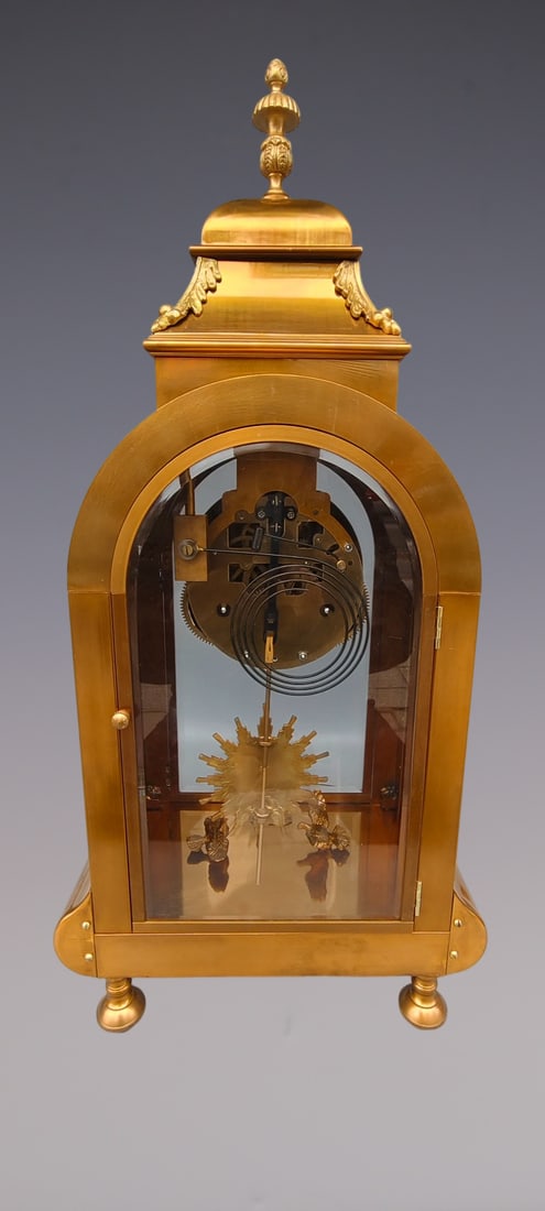 An Exquisite Gilt Bronze Clock - 5