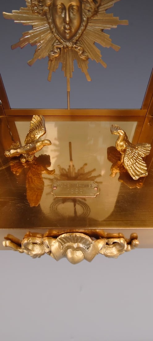 An Exquisite Gilt Bronze Clock - 9