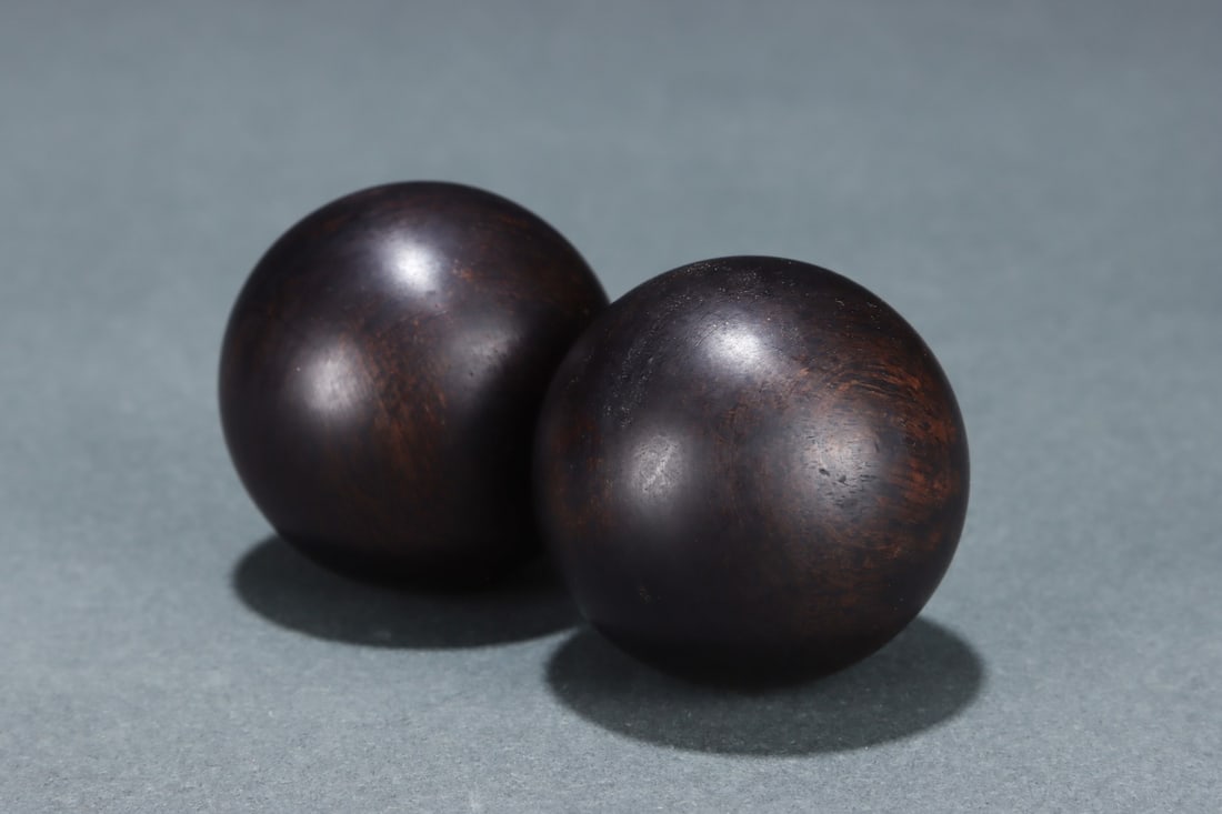 An Exquisite Eaglewood Hand Piece - 6
