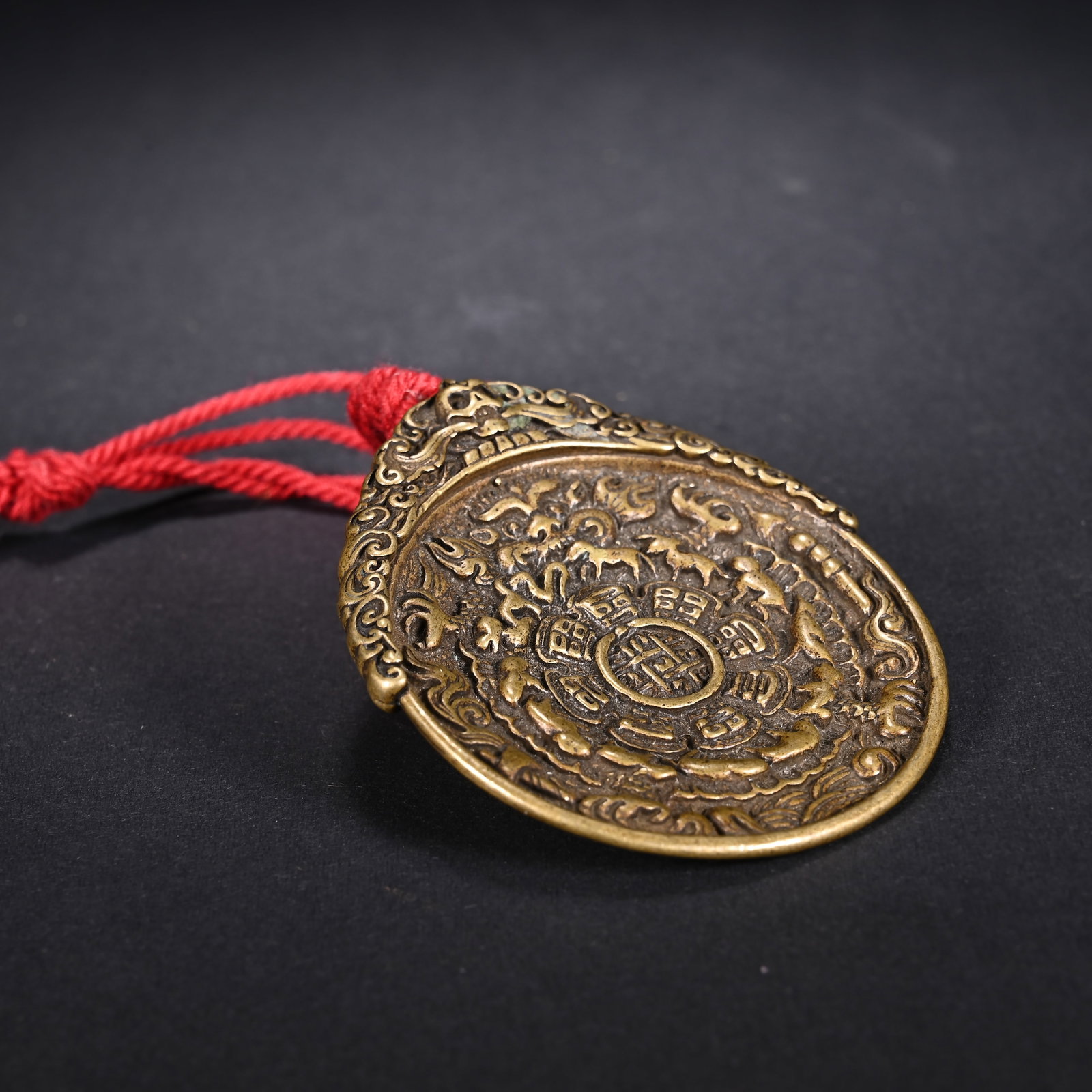 An Exquisite Bronze Trigram Pattern Pendant - 7