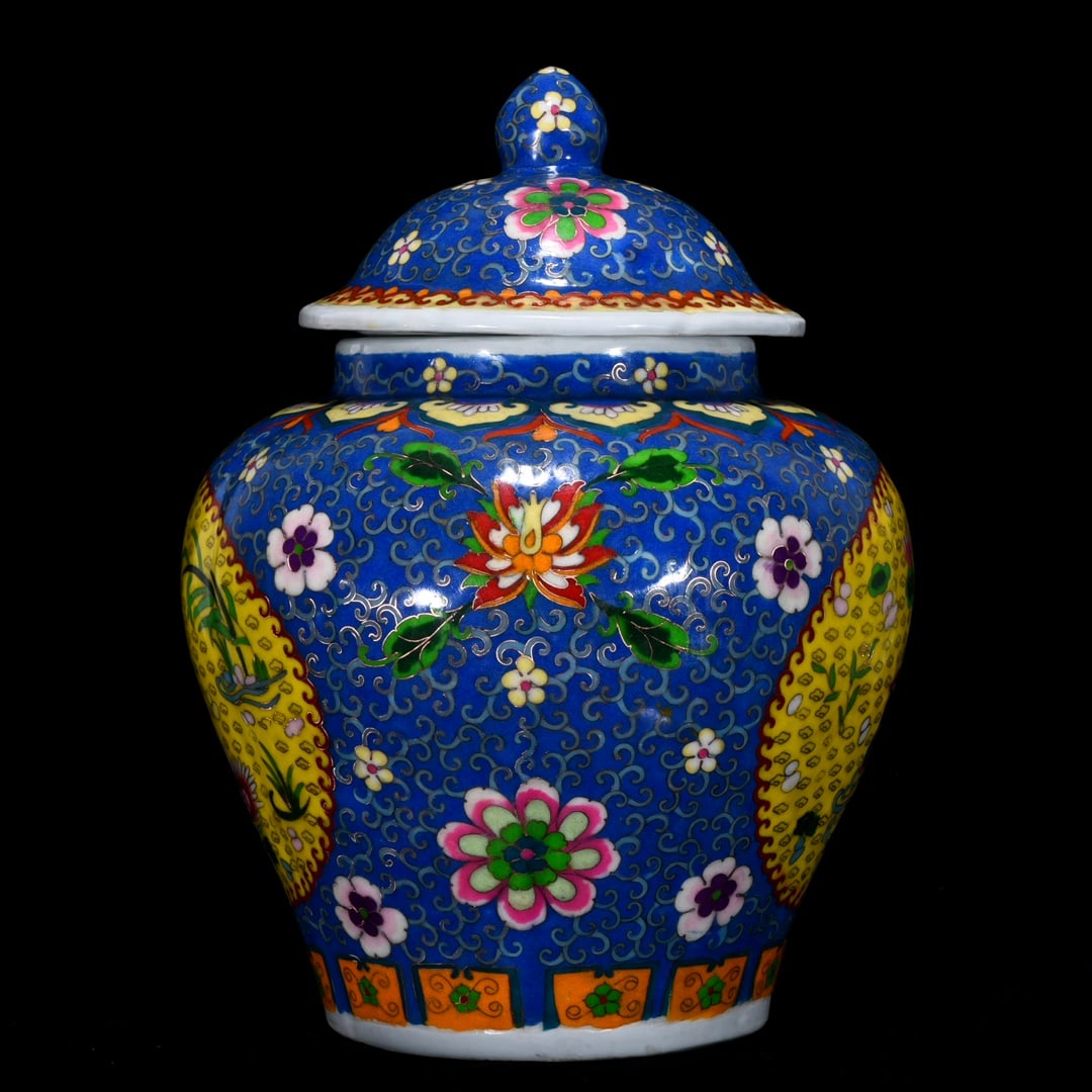 An Exquisite Enamel Flower and Bird Pattern Jar - 2