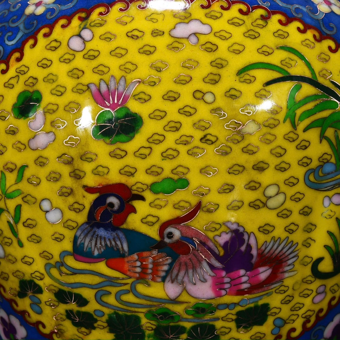An Exquisite Enamel Flower and Bird Pattern Jar - 7