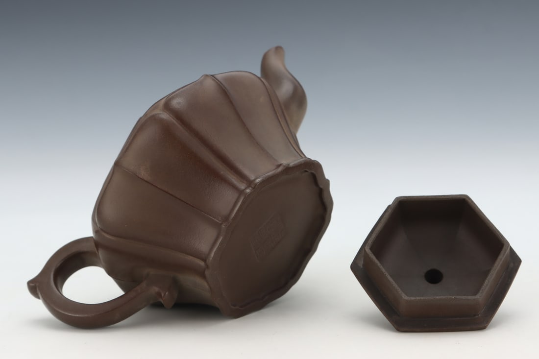 An Exquisite Purple Sands Teapot - 8