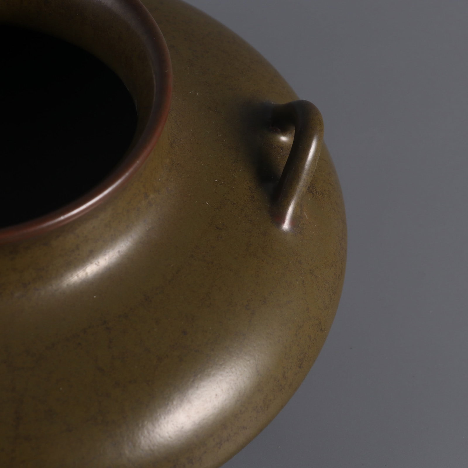 An Exquisite Teadust Glazed Double-Ears Jar ? - 5