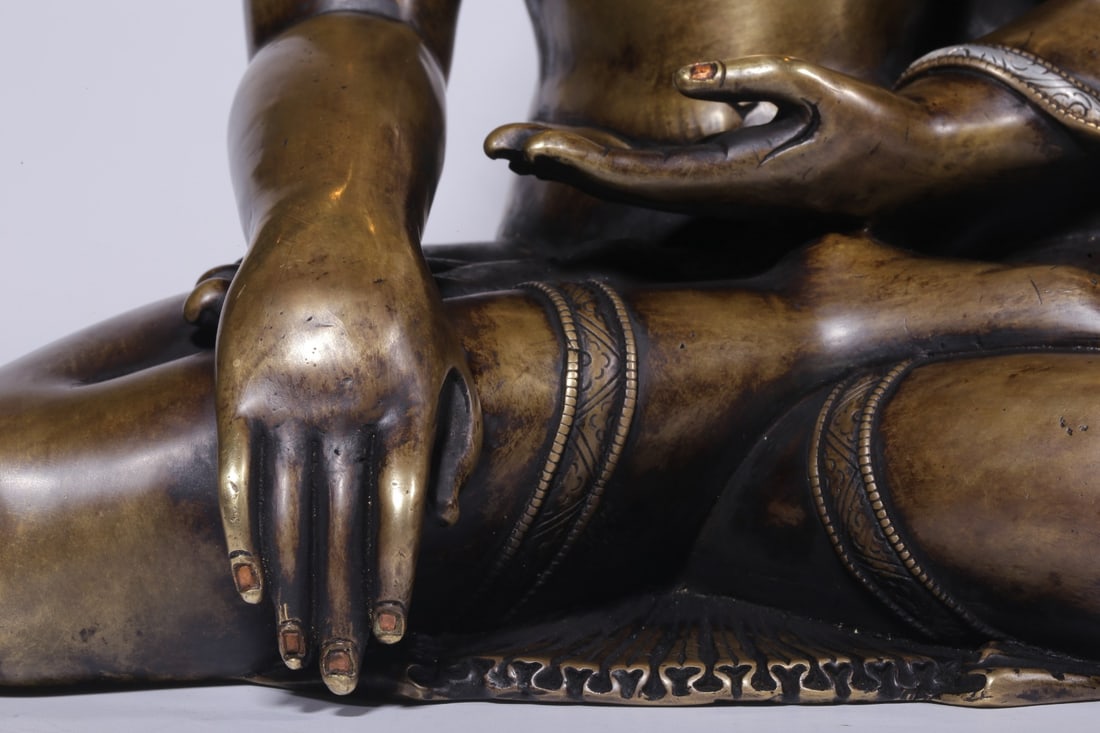 An Exquisite Alloy Copper Buddha Statue - 3