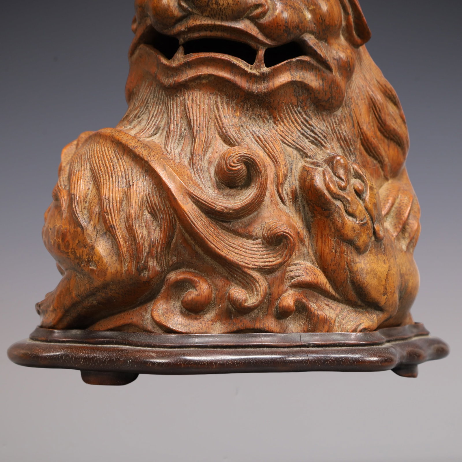 A Exquisite Bamboo Lion Ornament - 3