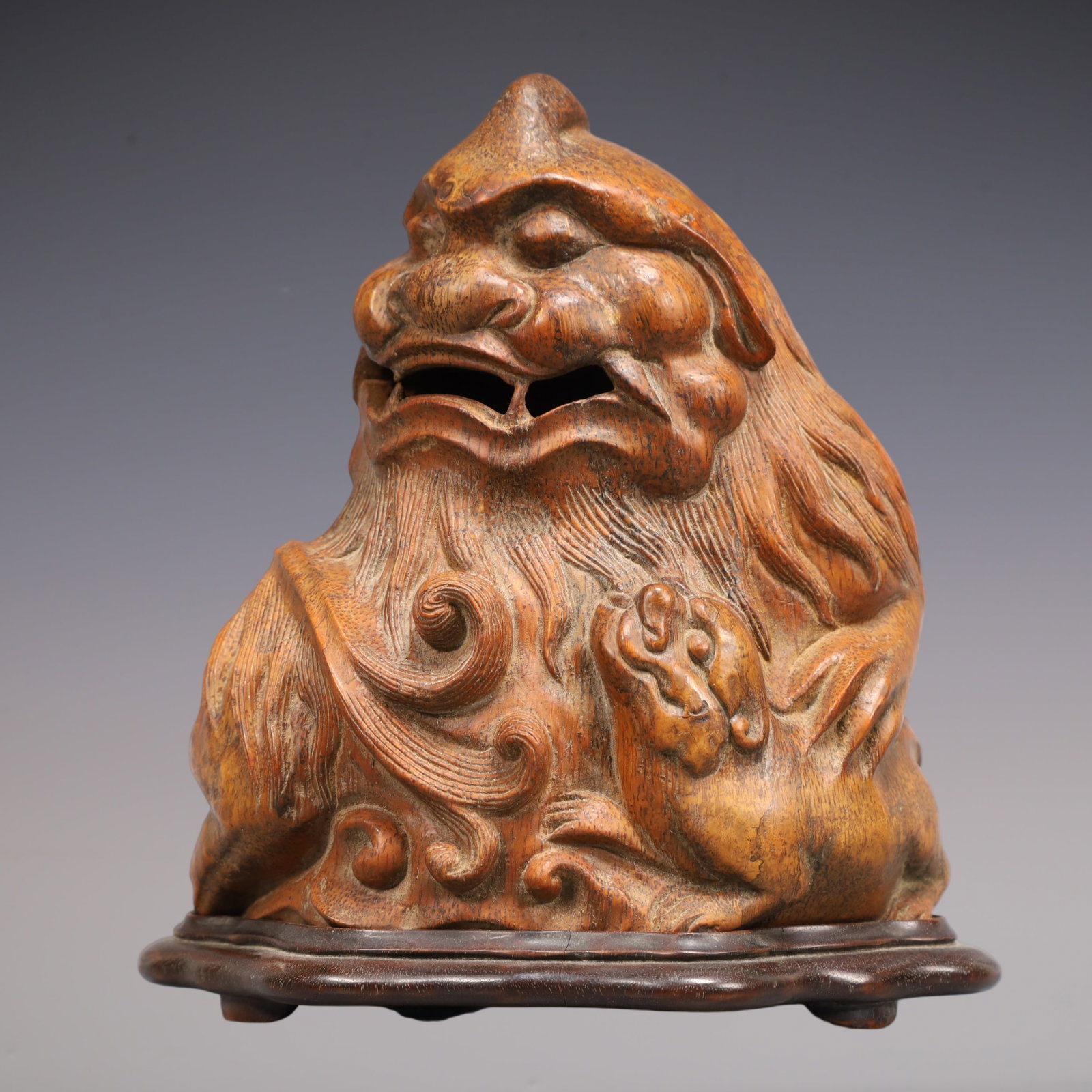 A Exquisite Bamboo Lion Ornament - 4