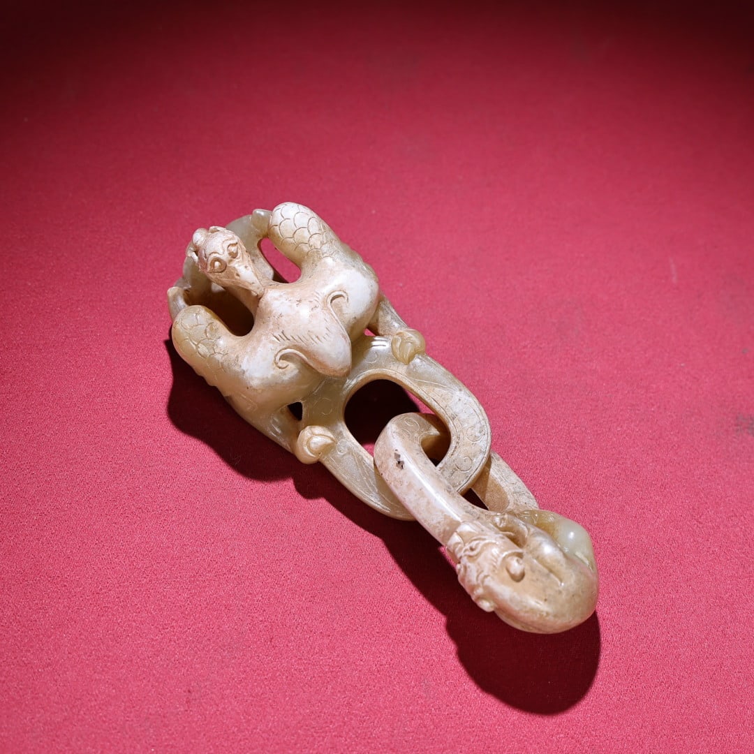 An Exquisite White Jade Eagle Hand Piece - 2
