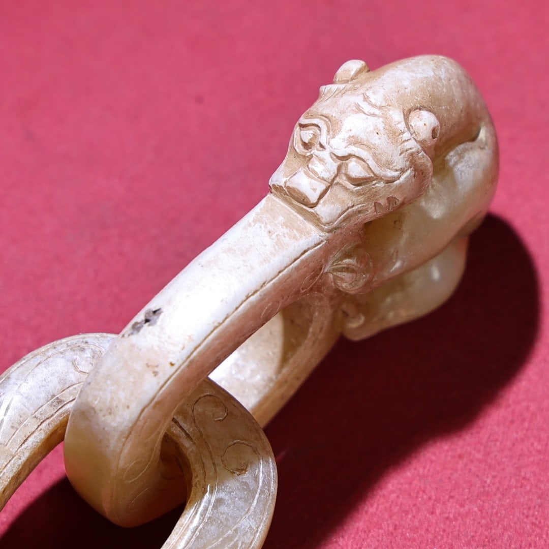 An Exquisite White Jade Eagle Hand Piece - 4
