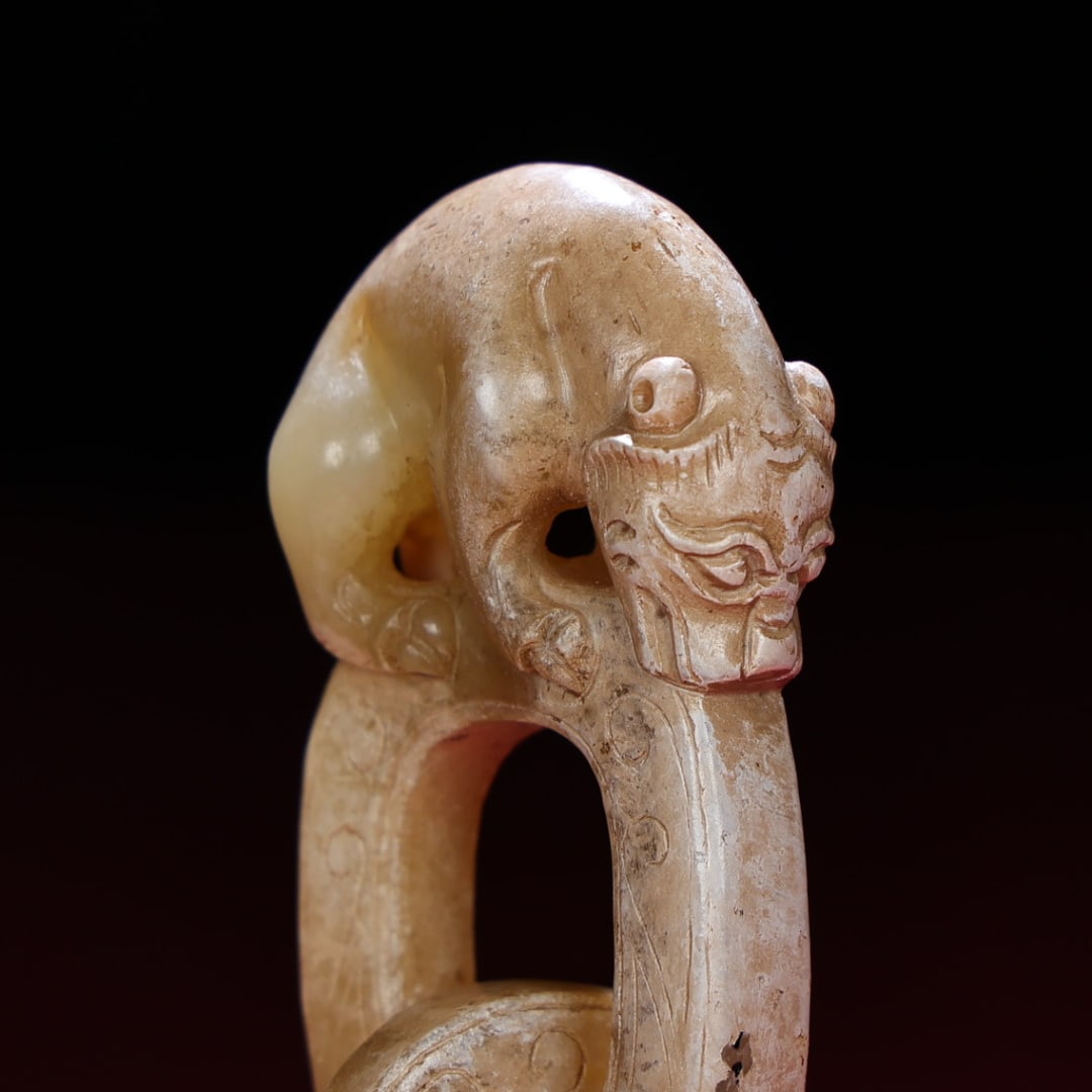 An Exquisite White Jade Eagle Hand Piece - 9