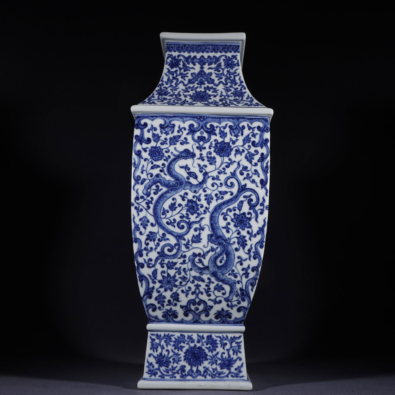 An Exquisite Blue and White Dragon Pattern Flower Pattern Vase - 6