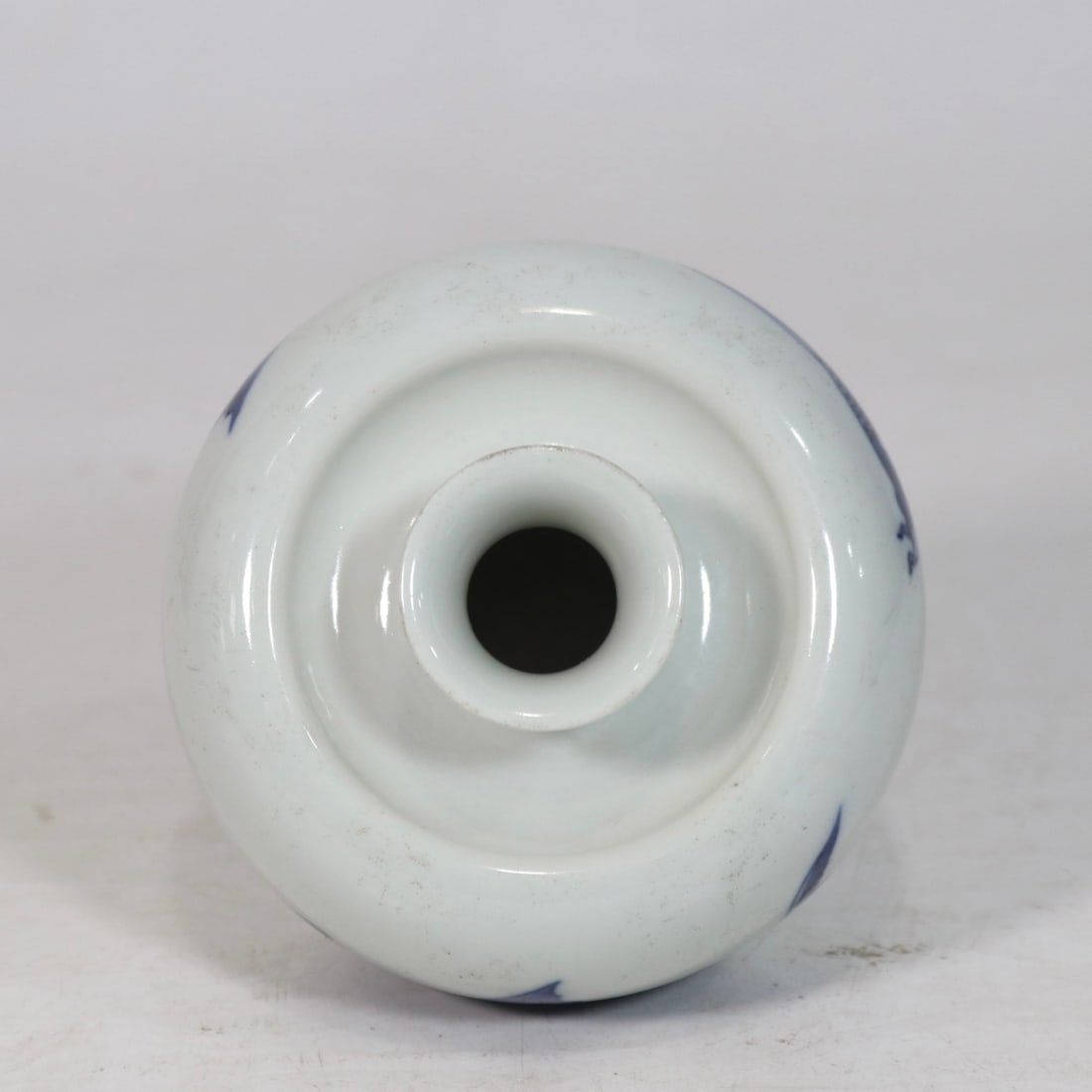 An Exquisite Blue and White Fish Pattern Vase - 7
