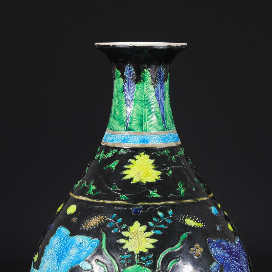 An Exquisite Enamel Fish and Lotus Pattern Vase - 3