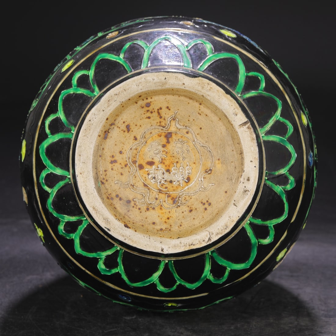 An Exquisite Enamel Fish and Lotus Pattern Vase - 9