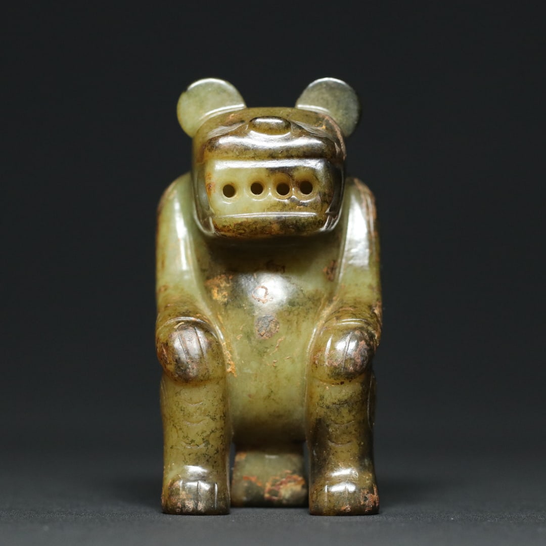 An Exquisite White Jade Bear Ornament - 3