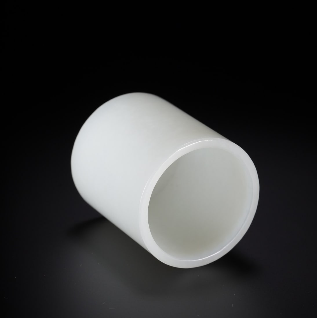 An Exquisite White Jade Cup - 4