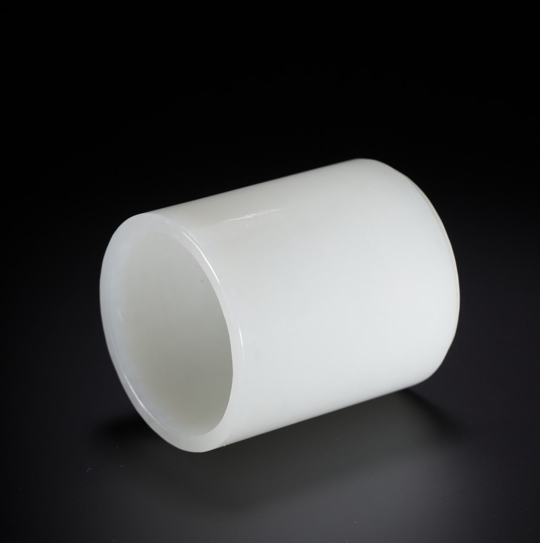 An Exquisite White Jade Cup - 5