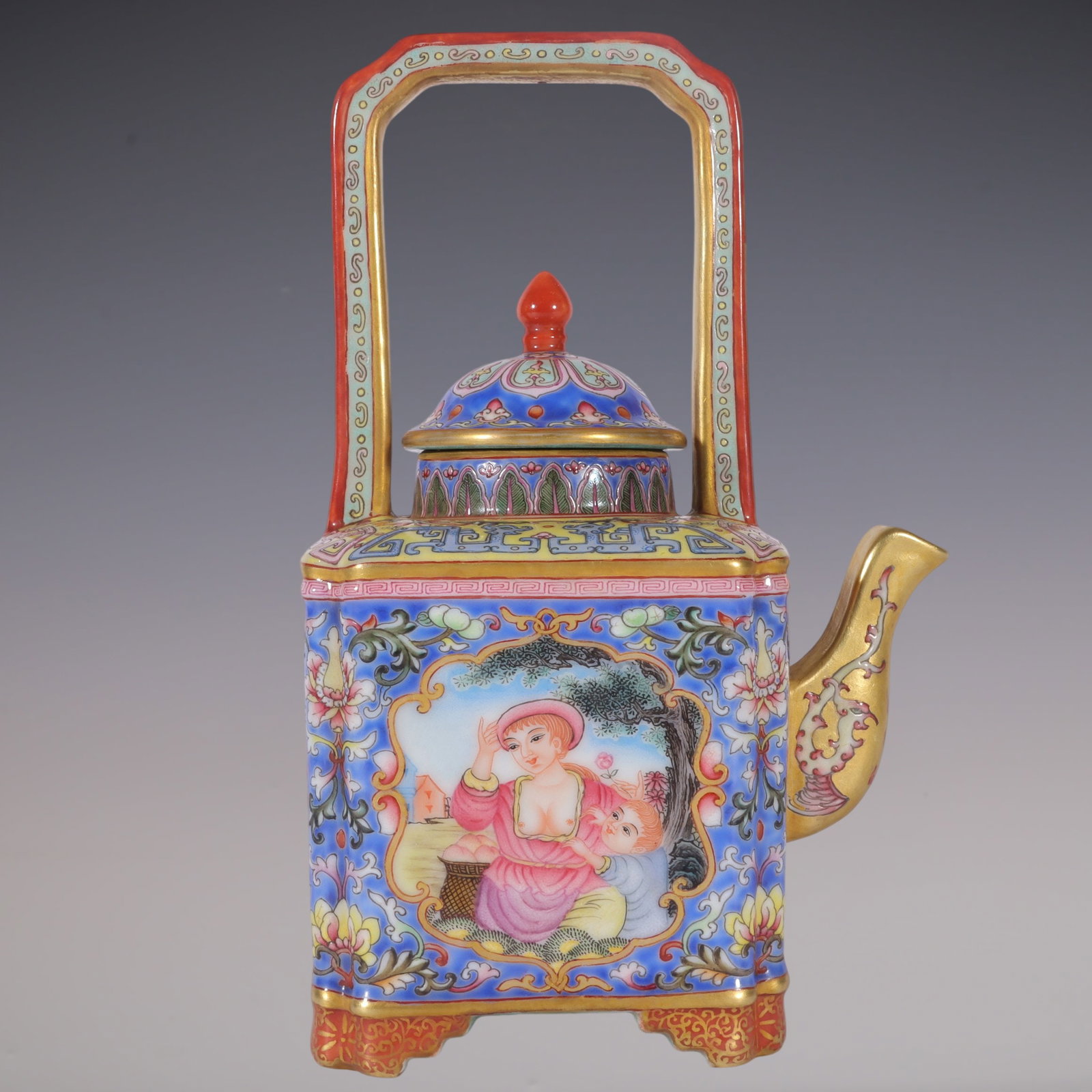 An Exquisite Enamel Green Ground Painted Gold Character and Story Pattern Lotus Pattern Teapot: An Exquisite Enamel Green Ground Painted Gold Character and Story Pattern Lotus Pattern Teapot Qing Dynasty, China Qianlong Four-character Mark Size:7.8inx3.7in珐琅彩绿地