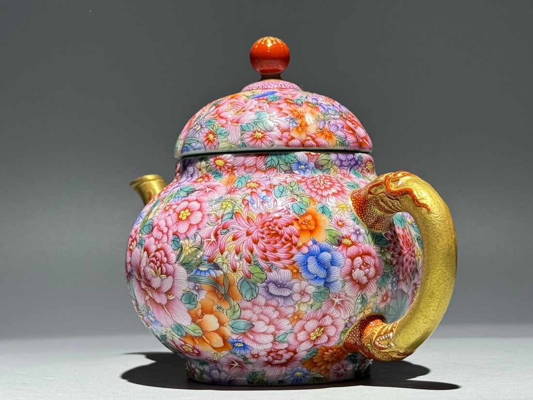 An Exquisite Enamel Flower Pattern Teapot - 2