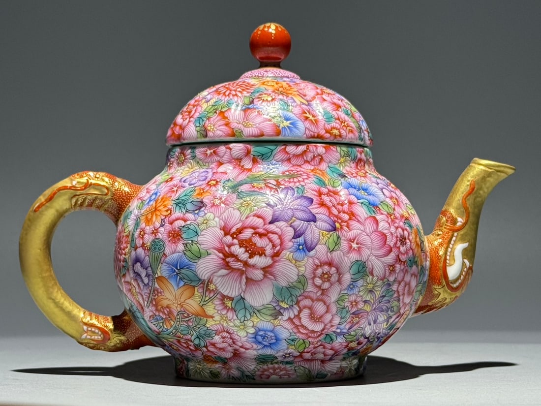 An Exquisite Enamel Flower Pattern Teapot - 4