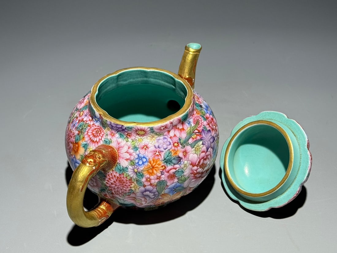 An Exquisite Enamel Flower Pattern Teapot - 8