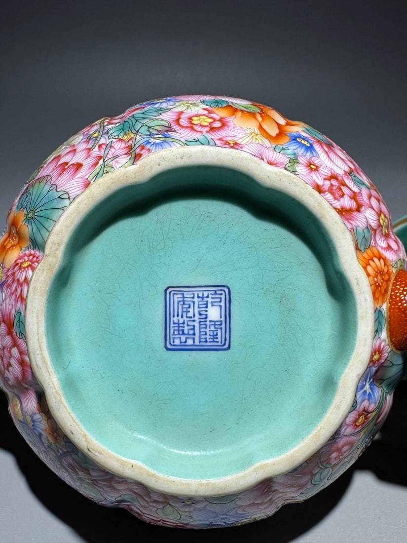 An Exquisite Enamel Flower Pattern Teapot - 9