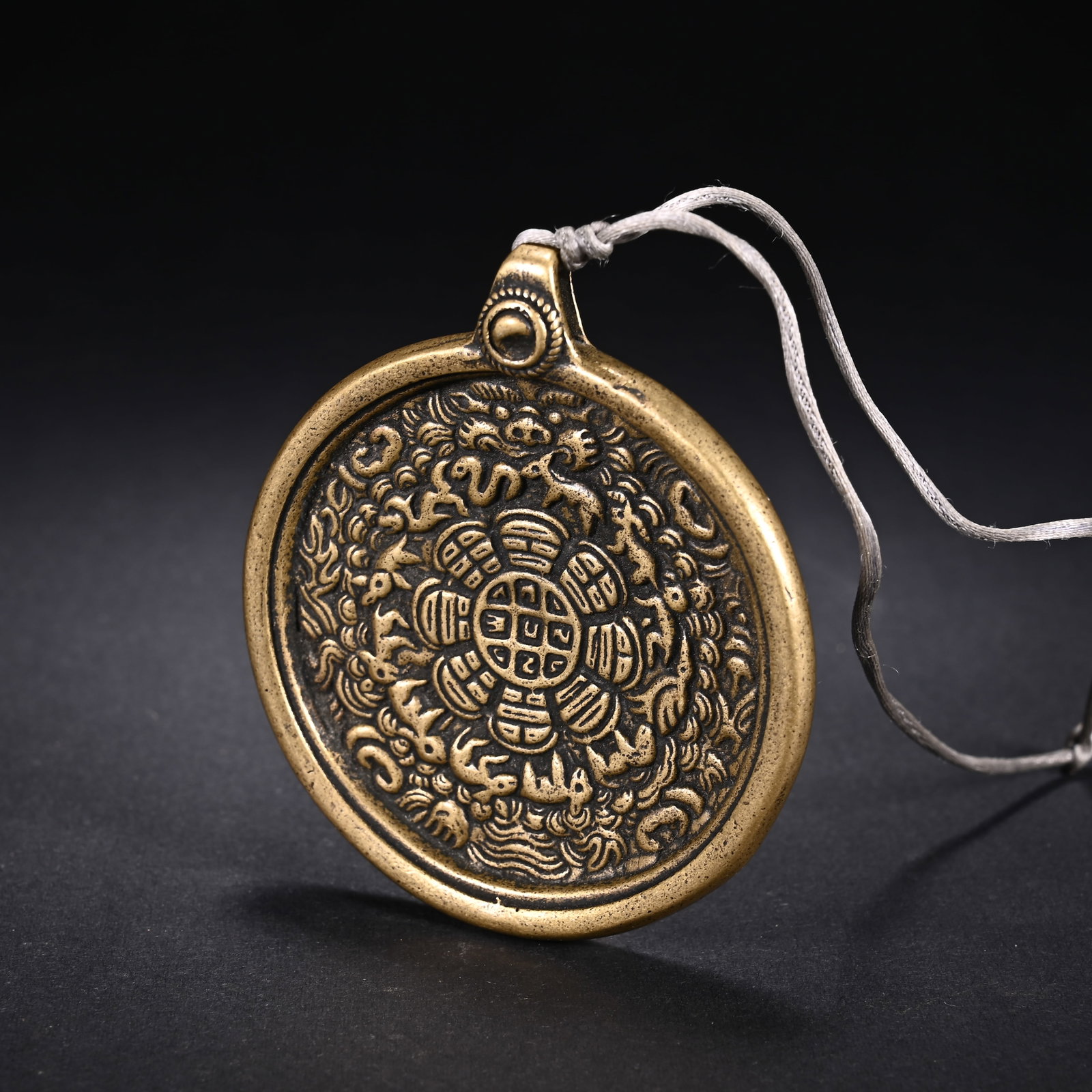 An Exquisite Bronze Trigram Pattern Pendant - 4