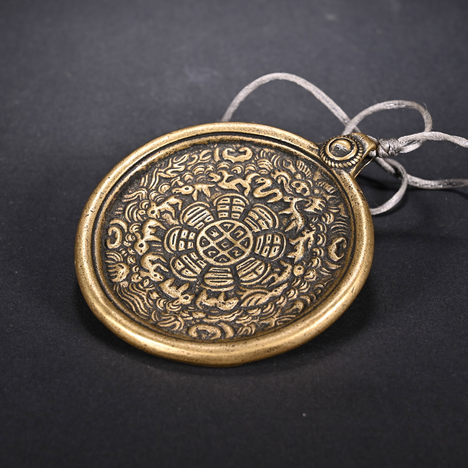 An Exquisite Bronze Trigram Pattern Pendant - 8